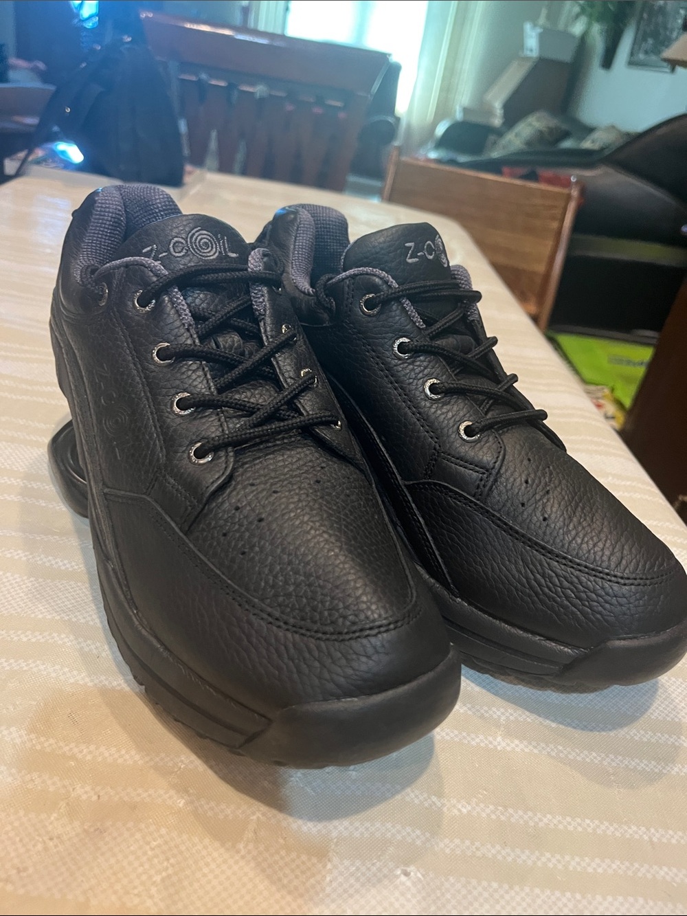Z-Coil Legend Women's Black Athletic Shoe size 9